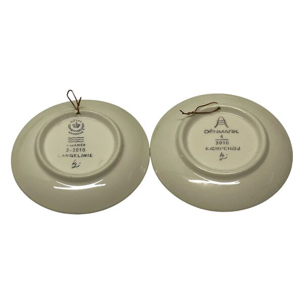 Set of 2 Vintage Royal Copenhagen Blue and White Butter Pats Miniature Plates - Picture 5 of 5